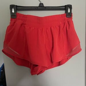 Lululemon Hotty-hot 2.5 inch shorts